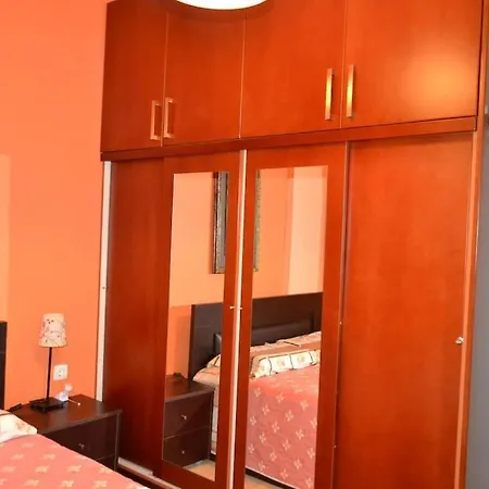 Vasiliki's Cosy House *